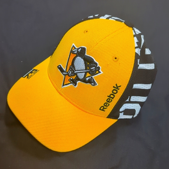 NHL Center Ice Pittsburgh Penguins hat - Picture 1 of 9